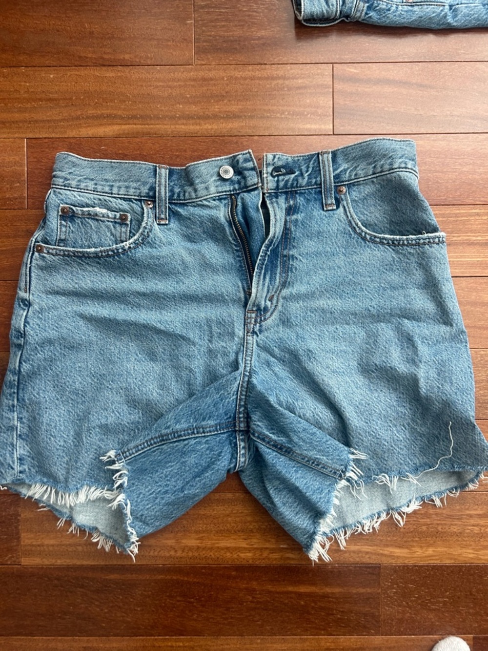 Abercrombie “The Loose Short” High Rise Women’s Size 6 / 28